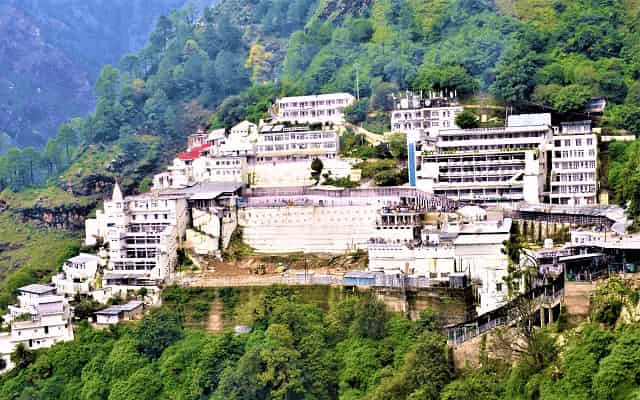 Mata Vaishno Devi Mandir History in Hindi (वैष्णो देवी मंदिर का इतिहास और महत्व)