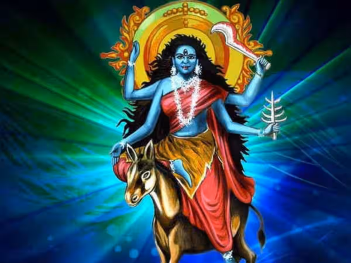 9 Days of Navratri Explained in Hindi नवरात्रि क्या है ? नवरात्रि के नौ दिन क्या क्या है और क्यू मनाई जाती है