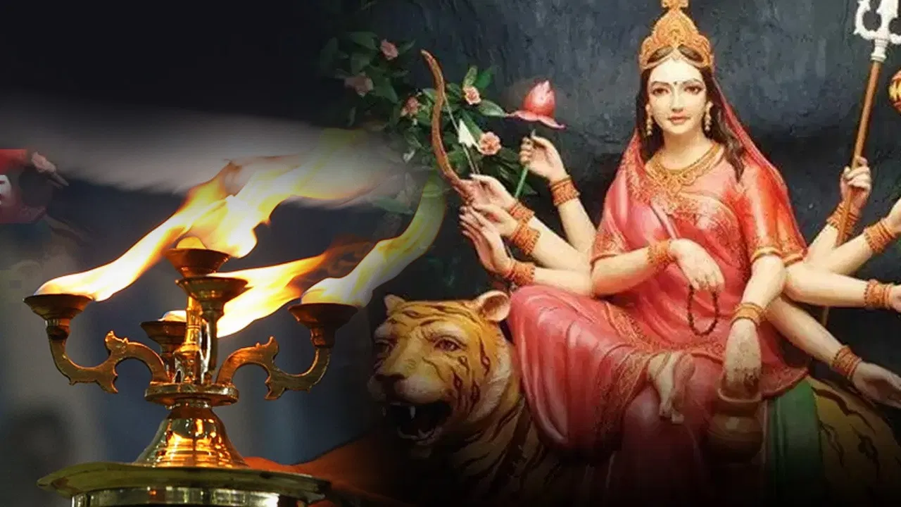 9 Days of Navratri Explained in Hindi नवरात्रि क्या है ? नवरात्रि के नौ दिन क्या क्या है और क्यू मनाई जाती है