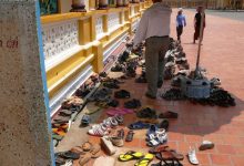 बहुत ही शुभ संकेत है मंदिर से जूते या चप्पल का चोरी हो जाना! जाने क्यों