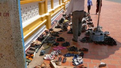 बहुत ही शुभ संकेत है मंदिर से जूते या चप्पल का चोरी हो जाना! जाने क्यों