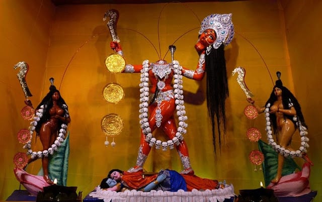 पूजी जाती है बिना सिर की देवी, लोग मांगते है मन्नतें