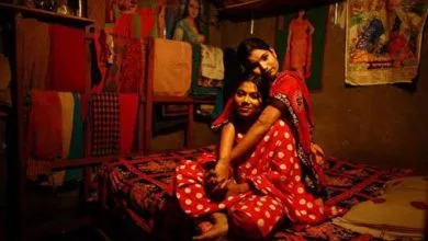 उन इलाकों को रेड लाइट एरिया RED LIGHT AREA क्यों कहते हैं ?