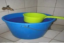 बाथरूम में इस प्रकार रखें नीली बाल्टी,सवर जाएगी किस्मत