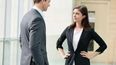 बॉयफ्रेंड करते हैं शर्मिंदा करने वाली ये हरकतें, गर्लफ्रेंड होती रहती है परेशान- Boyfriends do these embarrassing acts